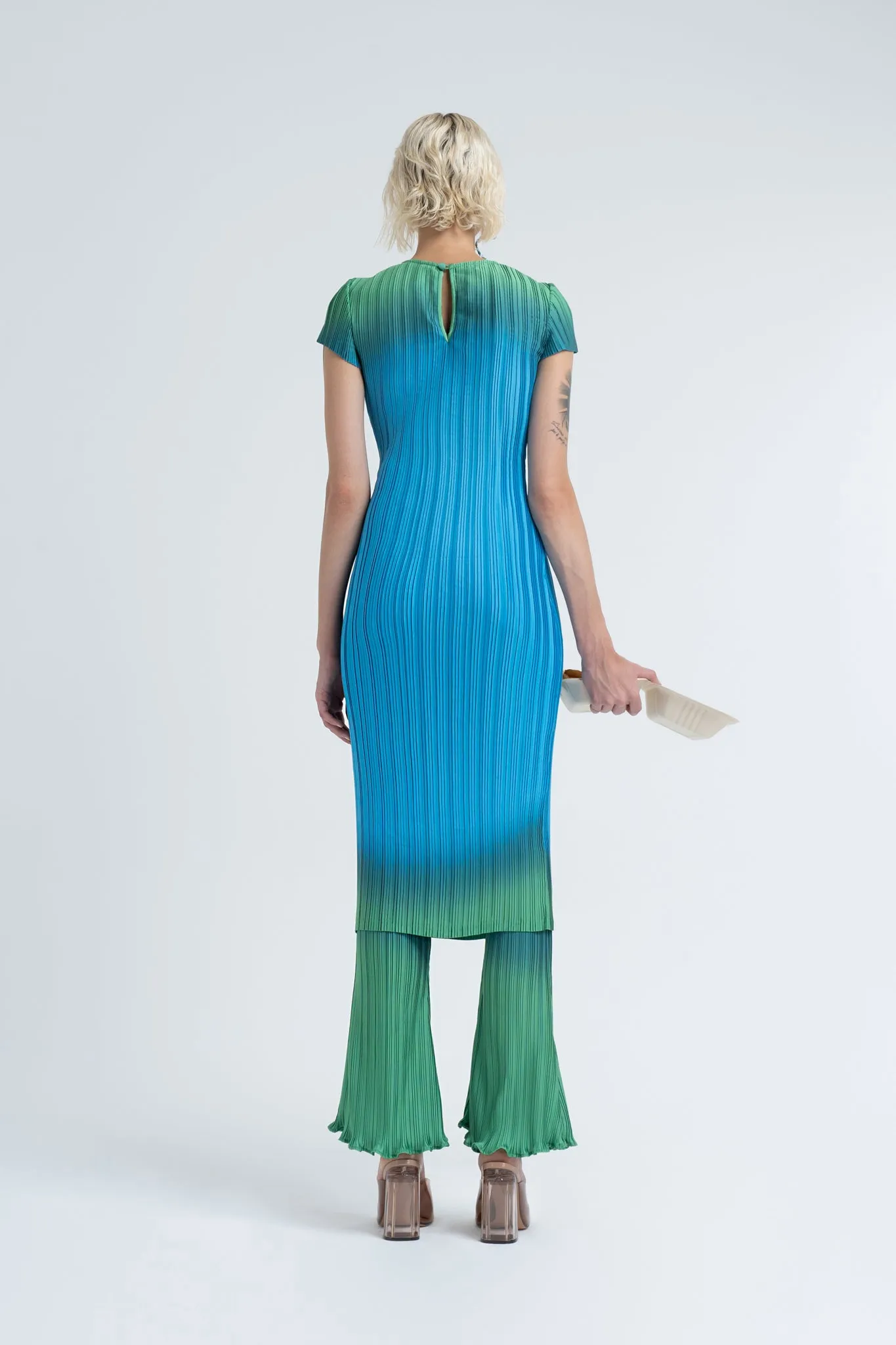 Box Pleat Short Sleeve Dress in Green Orb