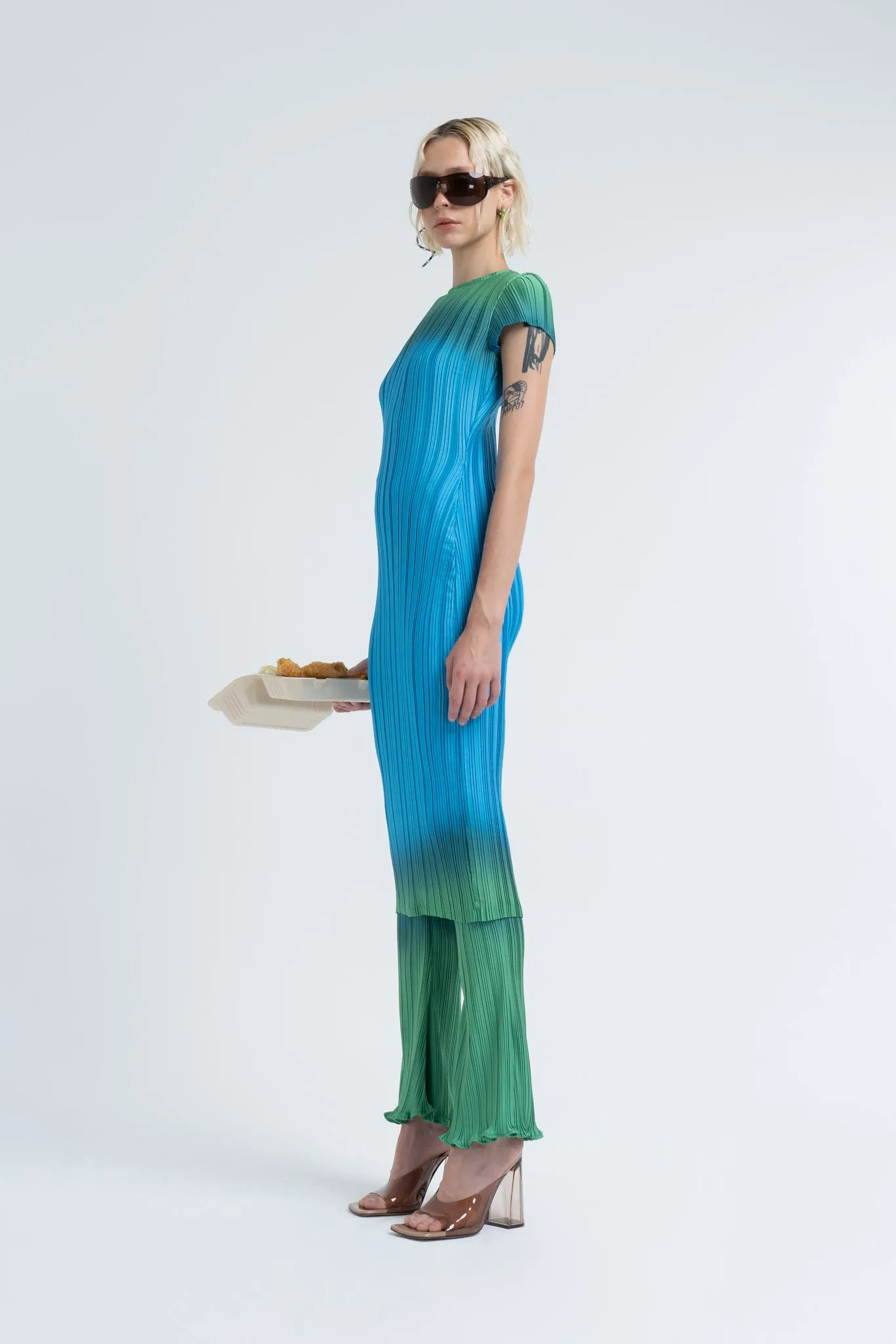 Box Pleat Short Sleeve Dress in Green Orb